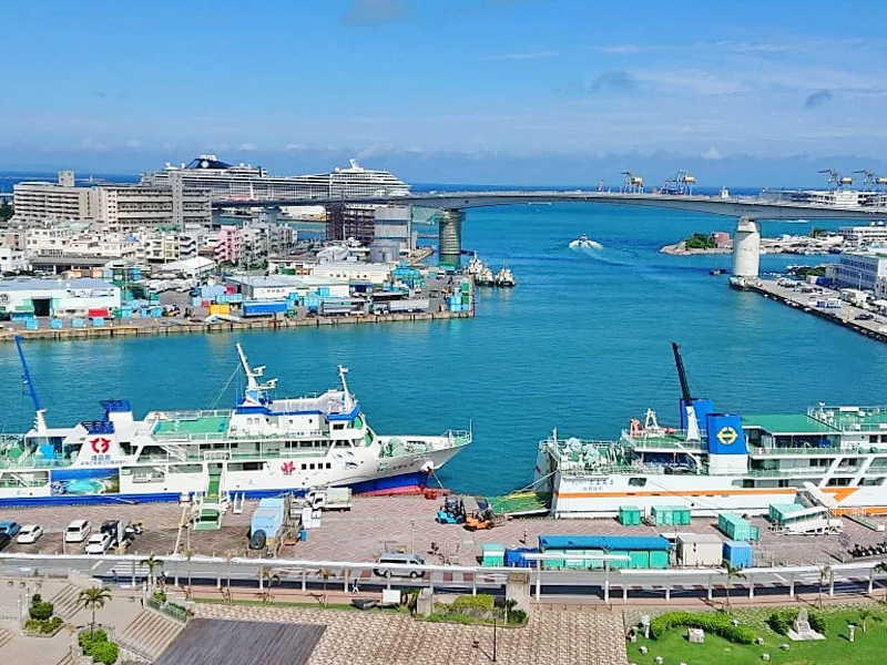 泊港